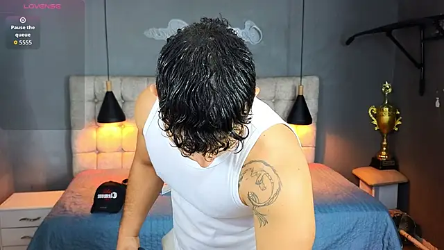 Horny nick18 online show from October 2025 12:06:01 PM