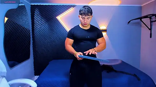 Horny nick18 online show from March 2026 11:05:01 AM