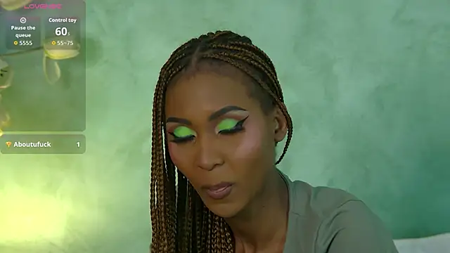 Snapshot of Izzie_Sugar chatting on October 2025 08:42:01 PM Izzie Sugar online show from October 2025 08:42:01 PM