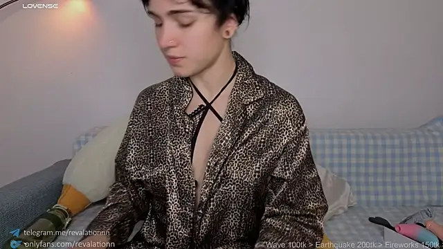 Snapshot of revalation_ chatting on October 2025 03:12:01 PM revalation online show from October 2025 03:12:01 PM