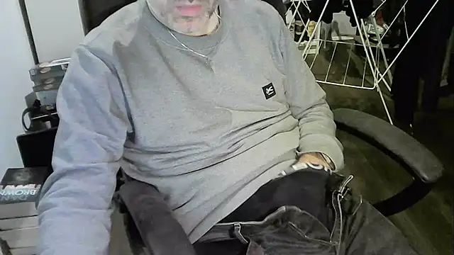 Snapshot of Chrisprngr chatting on January 2026 09:42:01 PM Chrisprngr online show from January 2026 09:42:01 PM