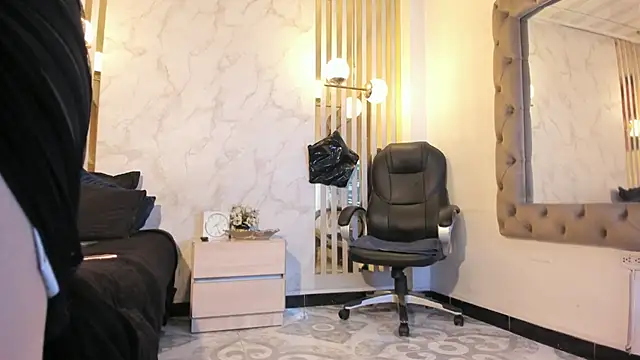 Ariagh  online show from February 2026 07:21:01 PM