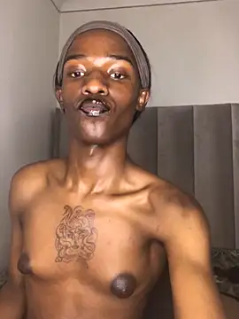 Trans fairy online show from October 2025 08:41:01 PM