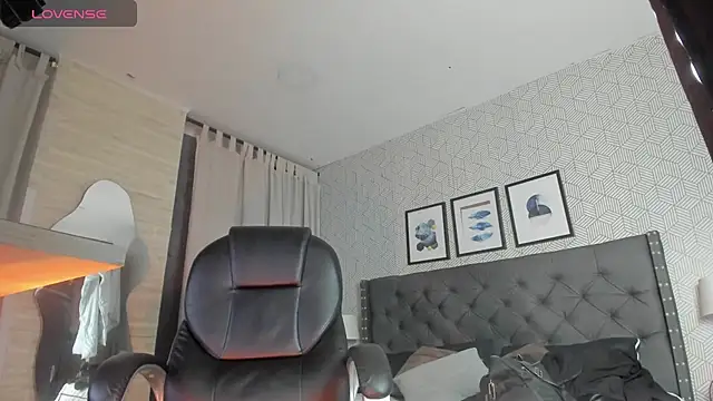 sweet  vanessa1 online show from October 2025 12:00:01 AM