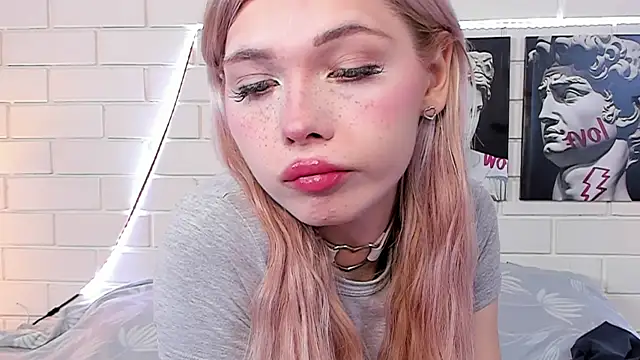 Blondy Fina online show from September 2025 04:45:02 AM