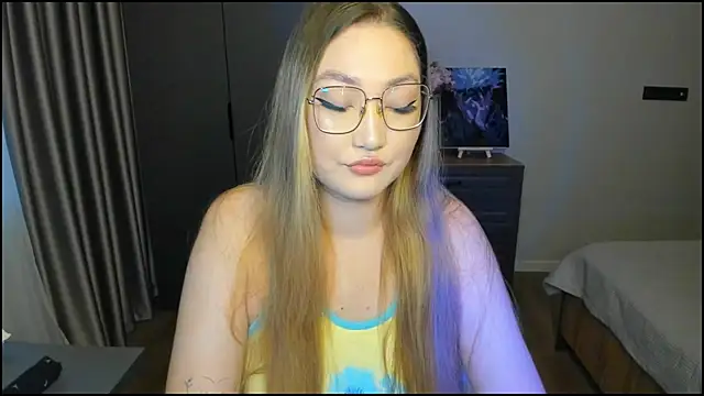 lyra x online show from August 2026 04:45:02 AM