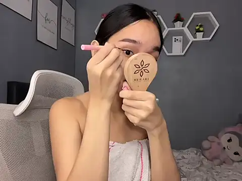 lelasohna online show from December 2025 01:17:04 PM