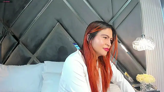 CoraimaSahin online show from December 2025 04:29:02 AM