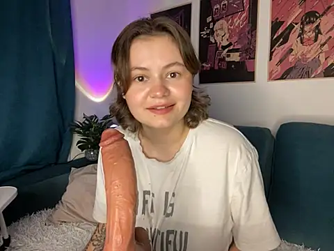 Snapshot of MoonIvy_ chatting on September 2025 05:12:02 PM MoonIvy online show from September 2025 05:12:02 PM
