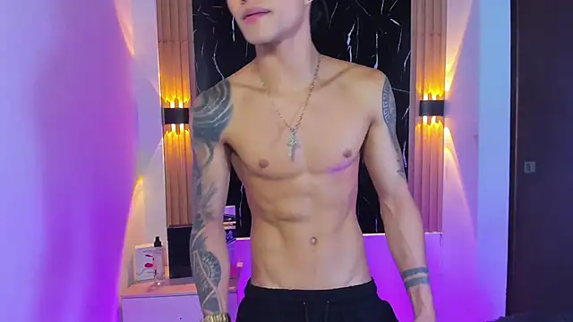 Wyatt Rose online show from November 2025 03:50:01 AM