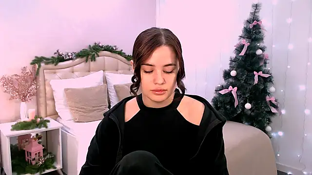 lil angel  online show from December 2025 08:43:01 AM