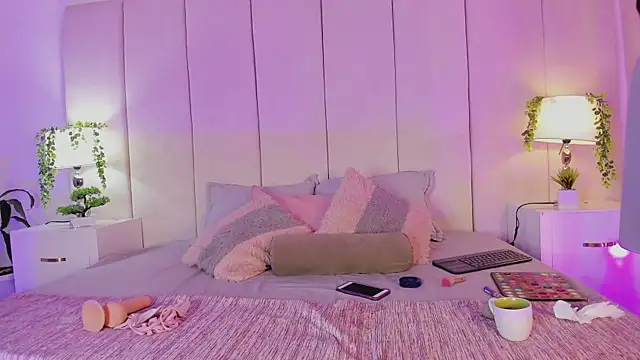 mia rousse25 online show from September 2025 02:10:01 PM