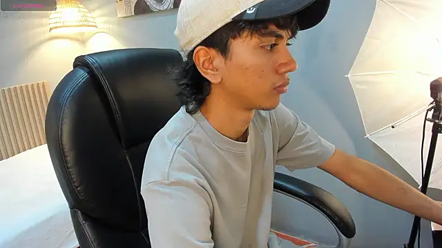 markbowie online show from March 2026 07:19:01 PM