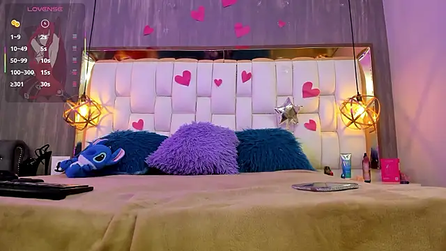 Foxxy Doll online show from March 2026 02:35:02 PM