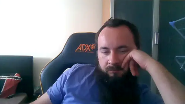 Snapshot of LondonMan1988 chatting on May 2026 09:39:01 AM LondonMan1988 online show from May 2026 09:39:01 AM