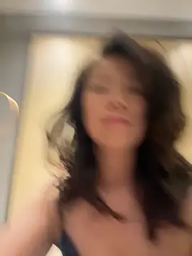 anna yngs online show from December 2025 10:37:02 PM