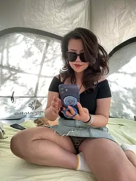 anna yngs online show from April 2026 05:11:01 AM