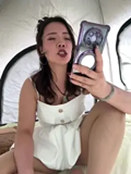 Snapshot of anna_yngs chatting on April 2026 04:54:01 AM anna yngs online show from April 2026 04:54:01 AM
