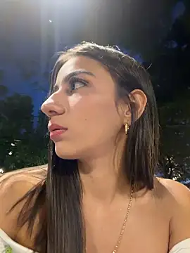 -juicy  online show from May 2026 11:33:01 PM