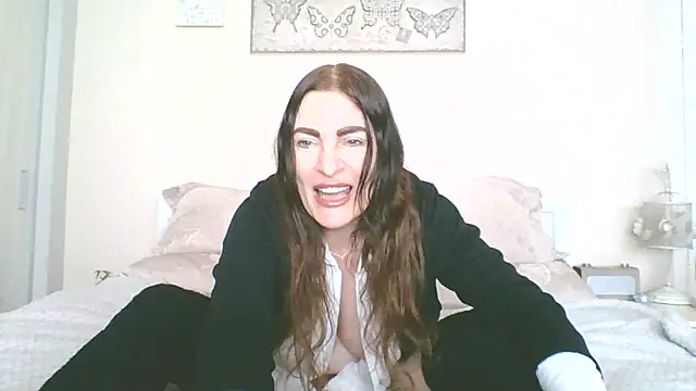 Snapshot of EllaKent chatting on April 2026 02:40:01 PM EllaKent online show from April 2026 02:40:01 PM