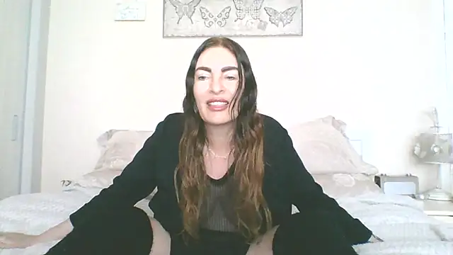 Snapshot of EllaKent chatting on April 2026 02:03:02 PM EllaKent online show from April 2026 02:03:02 PM