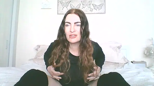 Snapshot of EllaKent chatting on May 2026 04:04:02 PM EllaKent online show from May 2026 04:04:02 PM