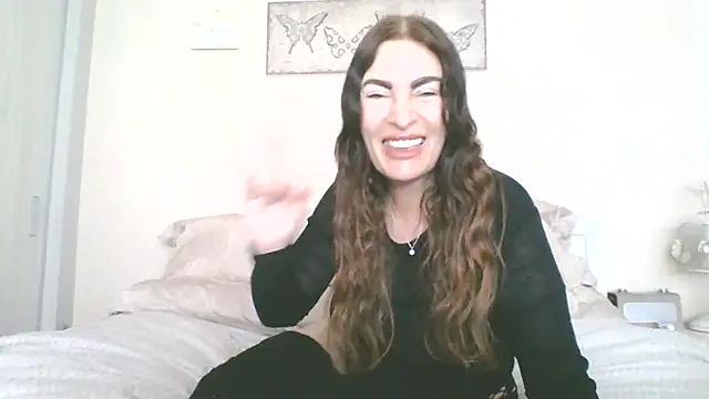 Snapshot of EllaKent chatting on May 2026 01:43:02 PM EllaKent online show from May 2026 01:43:02 PM