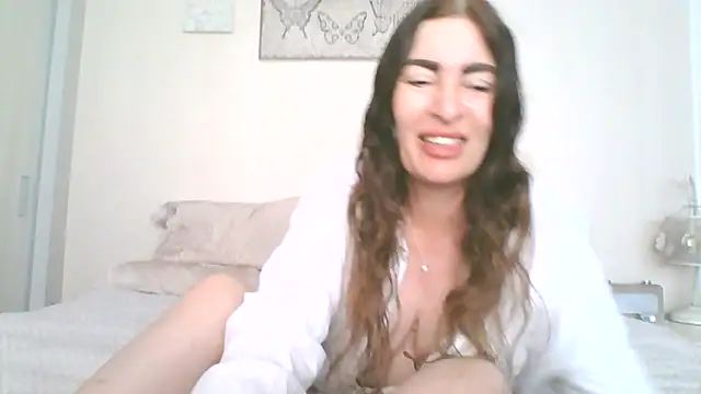 Snapshot of EllaKent chatting on May 2026 09:13:02 AM EllaKent online show from May 2026 09:13:02 AM