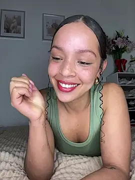 Yasmin777  online show from April 2026 12:11:02 AM