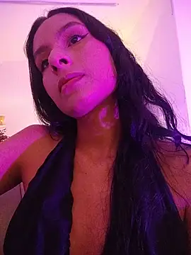 Snapshot of TharaMills chatting on July 2026 04:04:02 AM TharaMills online show from July 2026 04:04:02 AM