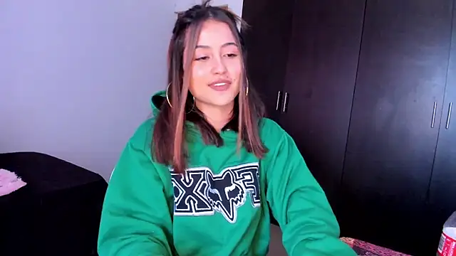 Ana  Pink online show from September 2025 10:33:02 PM