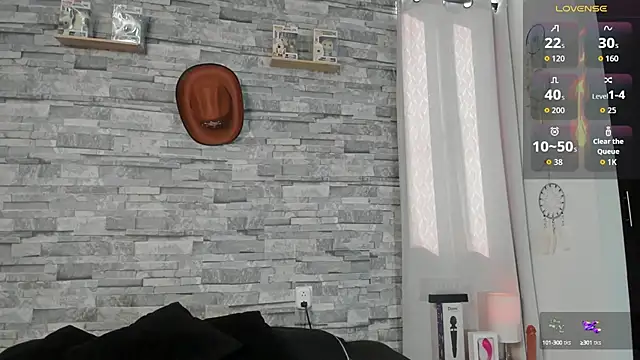 connorsmiith online show from October 2025 01:18:02 PM