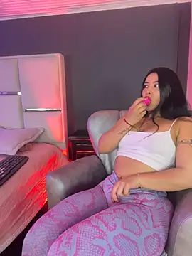 Snapshot of BellaFernandez__ chatting on June 2026 01:04:01 PM BellaFernandez online show from June 2026 01:04:01 PM