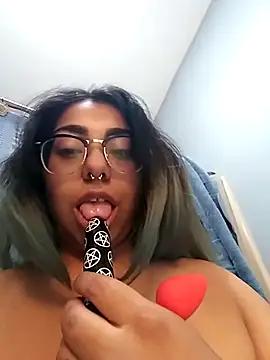 Snapshot of Lovelyrainn chatting on September 2025 05:13:01 PM Lovelyrainn online show from September 2025 05:13:01 PM