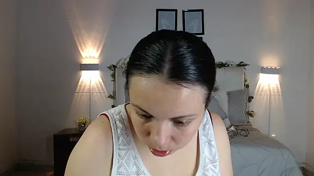 Snapshot of Megan_05_ chatting on September 2025 06:00:01 PM Megan 05 online show from September 2025 06:00:01 PM