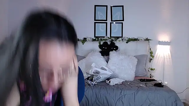 Snapshot of Megan_05_ chatting on November 2025 06:51:01 PM Megan 05 online show from November 2025 06:51:01 PM