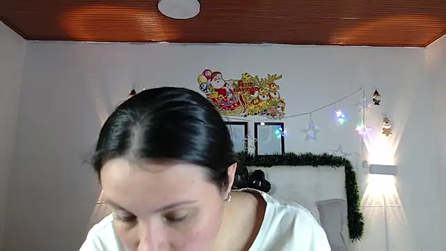 Snapshot of Megan_05_ chatting on December 2025 06:58:02 PM Megan 05 online show from December 2025 06:58:02 PM