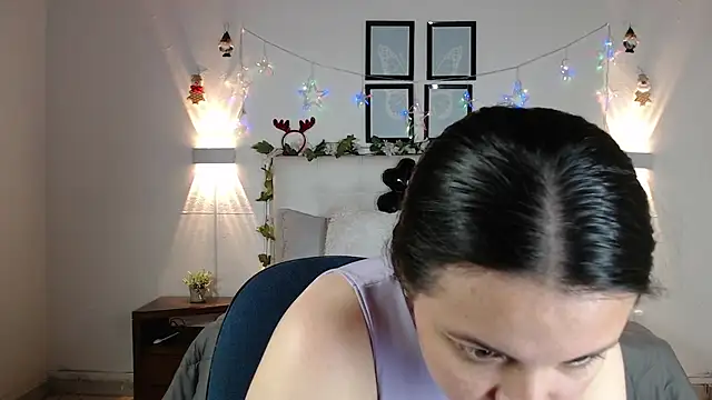 Snapshot of Megan_05_ chatting on January 2026 02:41:01 PM Megan 05 online show from January 2026 02:41:01 PM