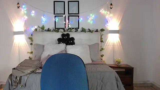 Snapshot of Megan_05_ chatting on February 2026 05:25:01 PM Megan 05 online show from February 2026 05:25:01 PM