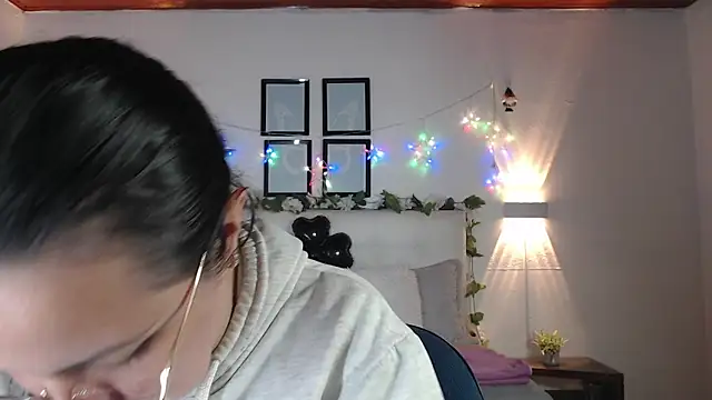 Snapshot of Megan_05_ chatting on February 2026 07:23:01 PM Megan 05 online show from February 2026 07:23:01 PM