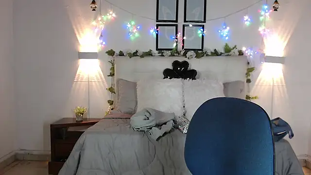 Megan 05  online show from March 2026 06:14:01 PM