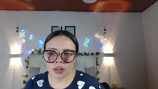 Megan 05  online show from March 2026 06:57:01 PM