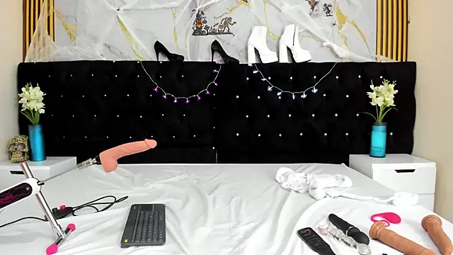 Lisa sweetas online show from October 2025 07:44:02 PM