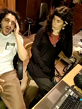 Snapshot of GroovyBlossom chatting on October 2025 04:40:02 AM GroovyBlossom online show from October 2025 04:40:02 AM