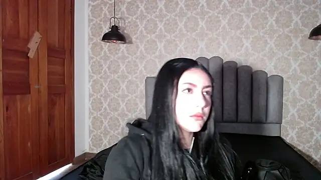 Megara 25 online show from September 2025 12:16:01 PM