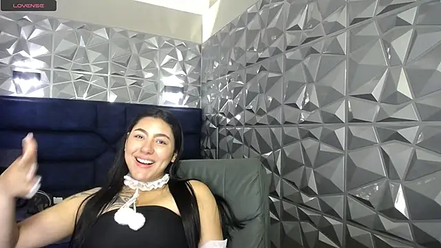 Megara 25 online show from March 2026 05:07:02 PM