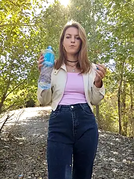 YOOUR EVAA online show from September 2025 04:56:01 AM