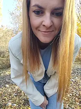 YOOUR EVAA online show from October 2025 10:15:01 AM