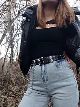 YOOUR EVAA online show from November 2025 10:56:02 AM