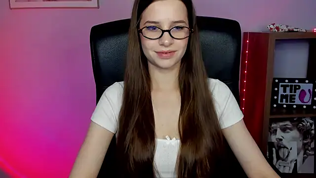 LuxMaya online show from April 2026 06:52:01 AM